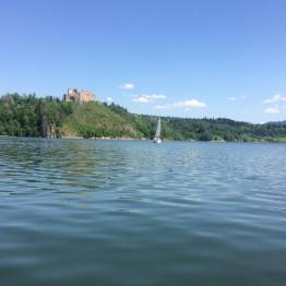 CZORSZTYNIANKA plavby gondolou po jazere Czorsztyńskie ubytovanie JĘDRUŚ Poľsko Pieniny
