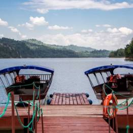 CZORSZTYNIANKA plavby gondolou po jazere Czorsztyńskie ubytovanie JĘDRUŚ Poľsko Pieniny